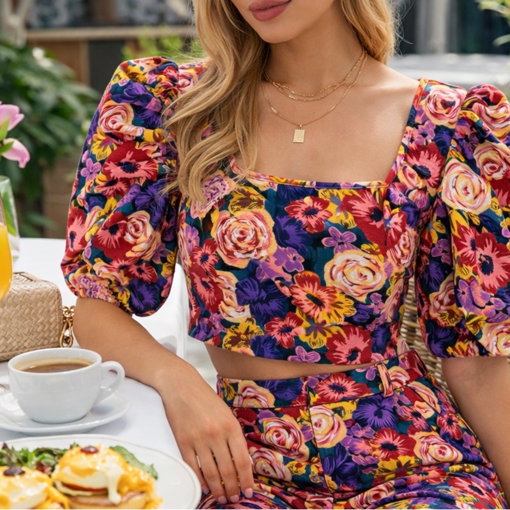 Floral Puff Sleeve Crop Top – Square Neck